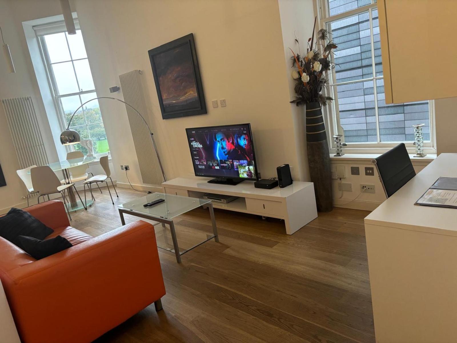 Spacious One Bed Quartermile With Breathtaking Park Views - V Appartement *