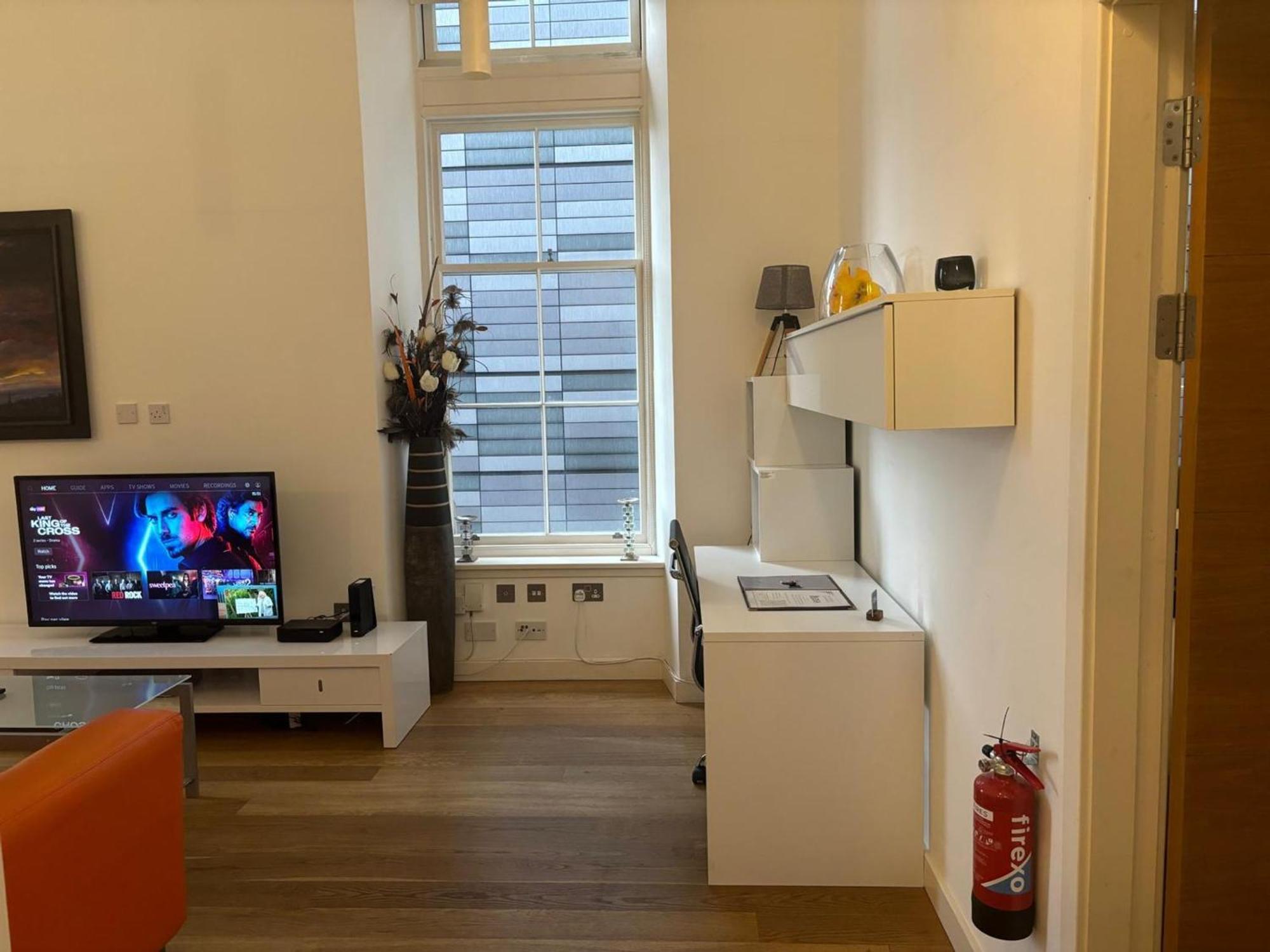 Spacious One Bed Quartermile With Breathtaking Park Views - V