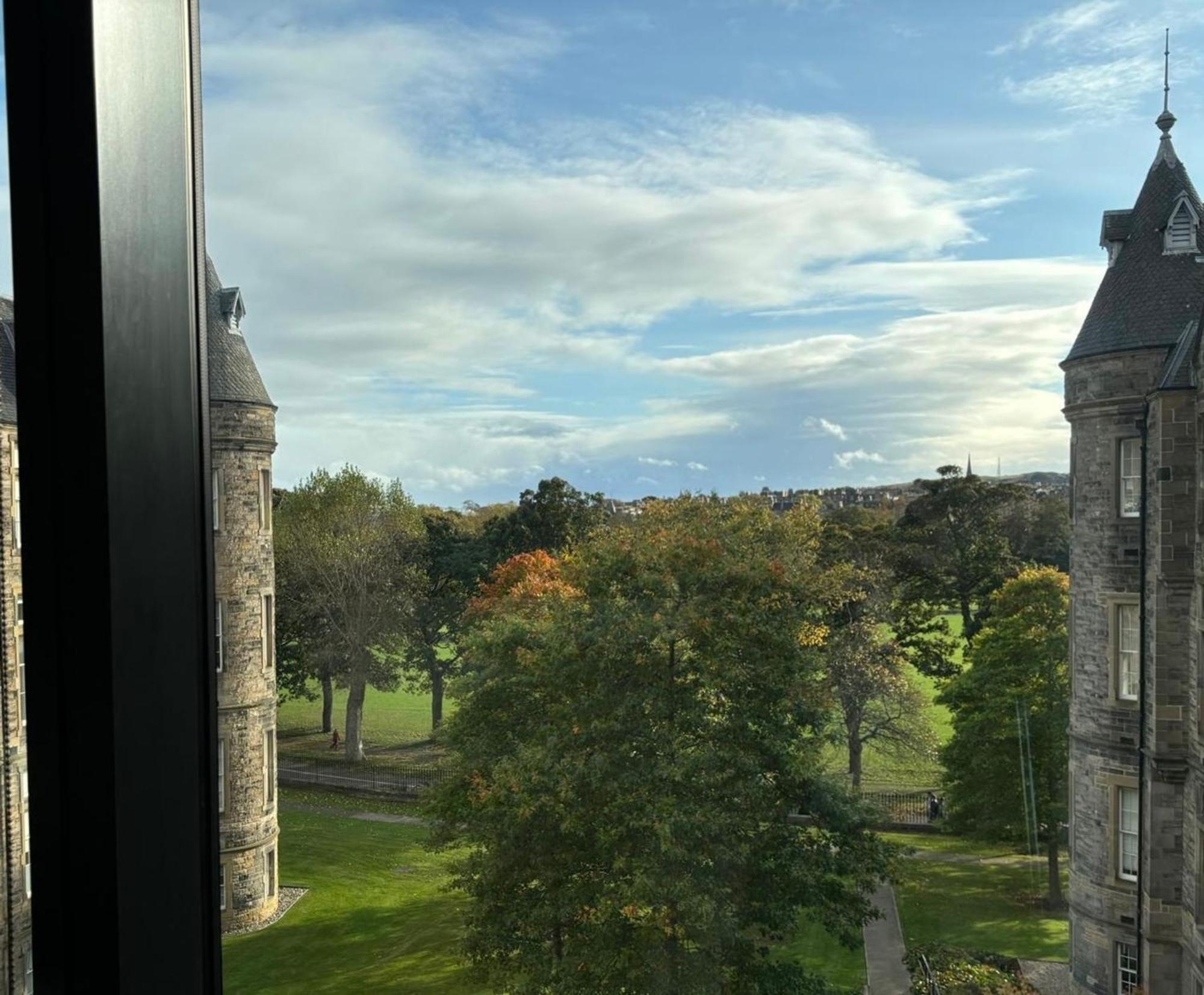 Apartment Spacious One Bed Quartermile With Breathtaking Park Views - V Edinburgh