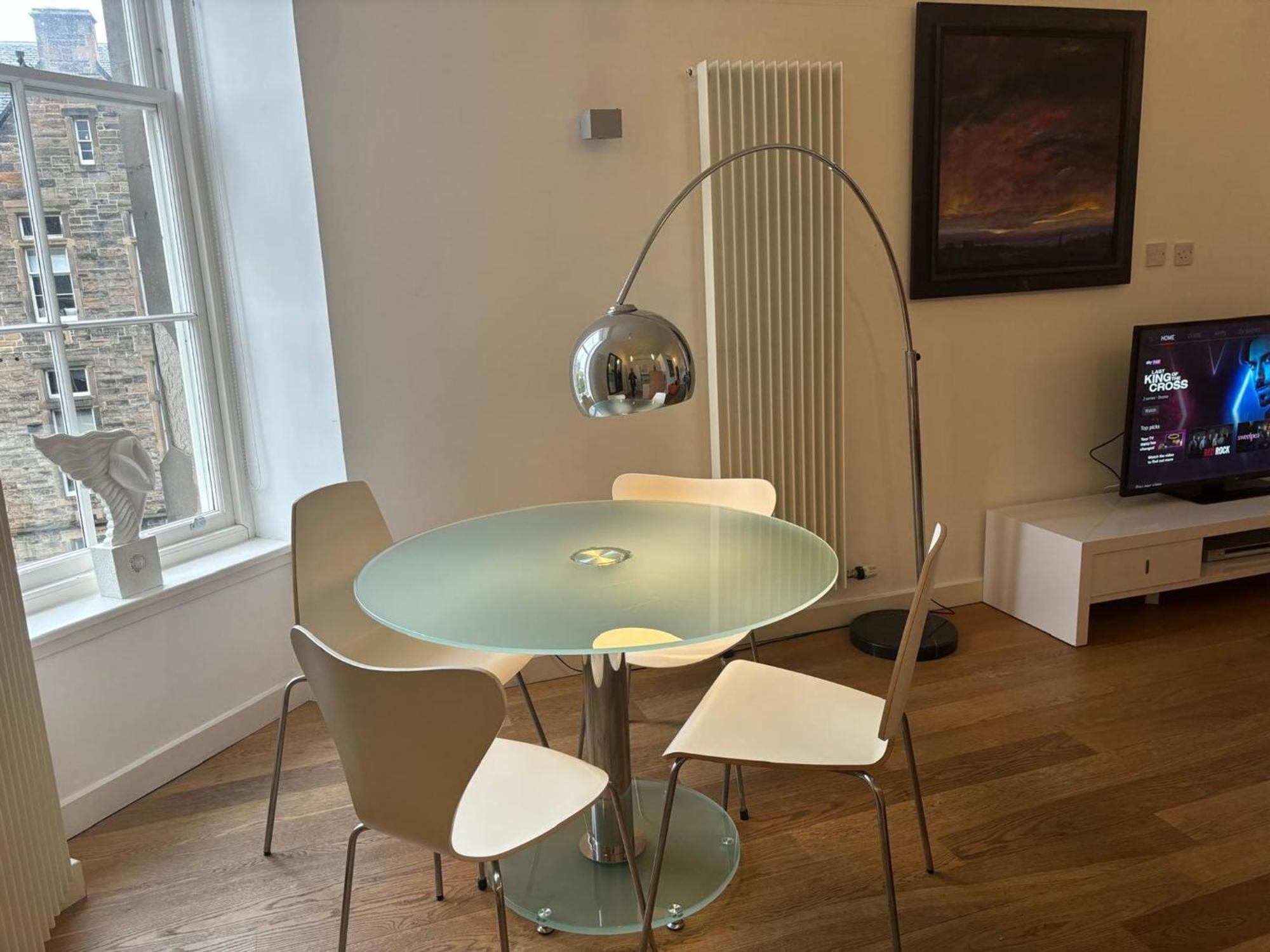 Spacious One Bed Quartermile With Breathtaking Park Views - V Apartment