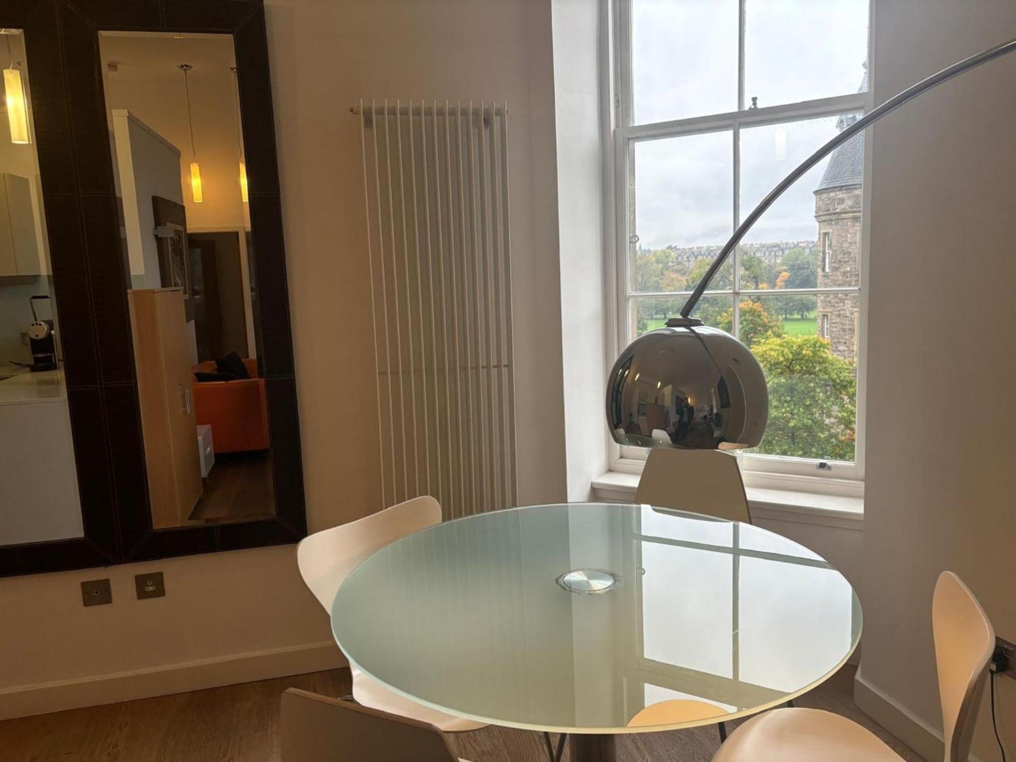 Apartment Spacious One Bed Quartermile With Breathtaking Park Views - V